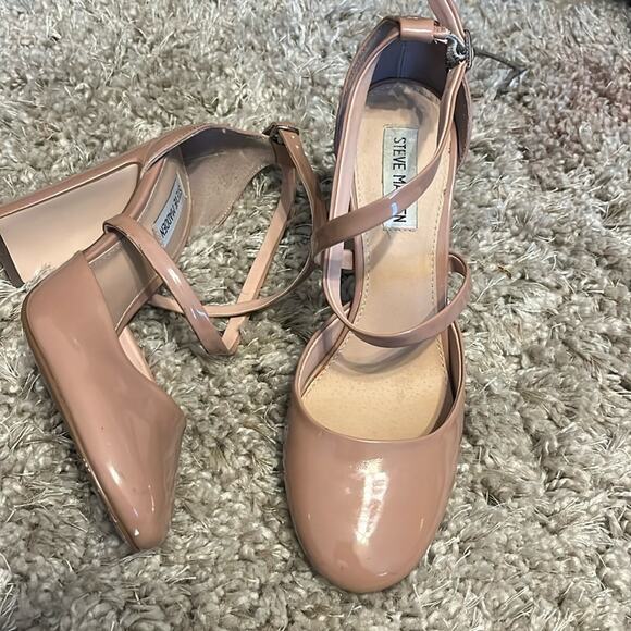 Steve Madden Shoes - Steve Madden Vegas Pump. Perfect for upcoming holiday functions. Sz 8